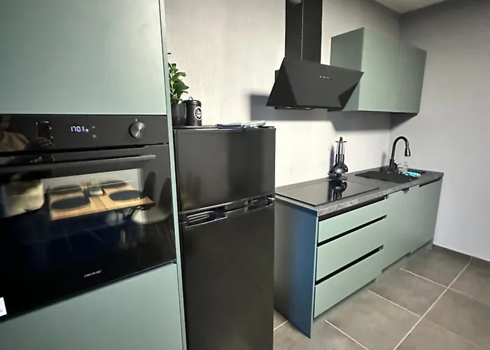 Staytion מלון דירות *